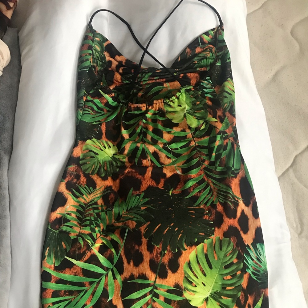 Dress - Picture 2 of 3